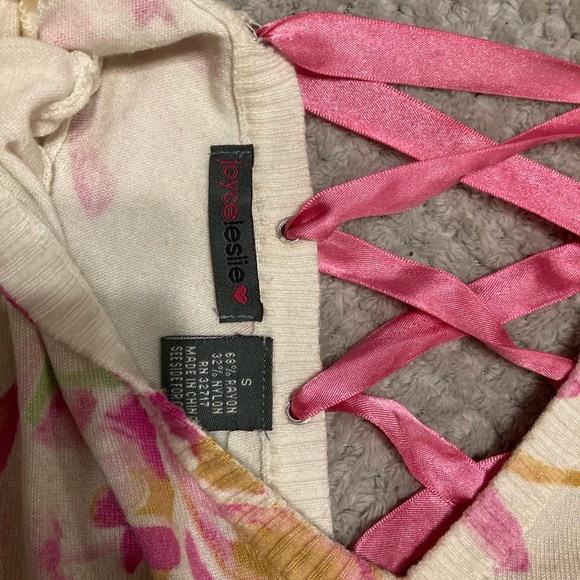 JOYCE LESLIE FLORAL 3/4 SLEEVE BODYCON LACE UP BACK DRESS size S - Picture 2 of 4